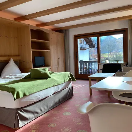Idyllisches Wohnen Am Tegernsee - Arbeiten, Wohnen Und Die Natur Geniessen バート・ウィーゼ